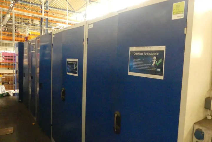 6x Metallschrank, ohne Inhalt 3x Maße in cm ca. 120 x 50 x 195 / 3x Maße in cm ca. 100 x 50 x 195